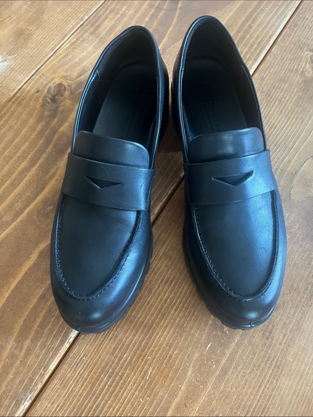 Ecco Black Leather Women's Penny Loafers 38 8-8.5 like new
